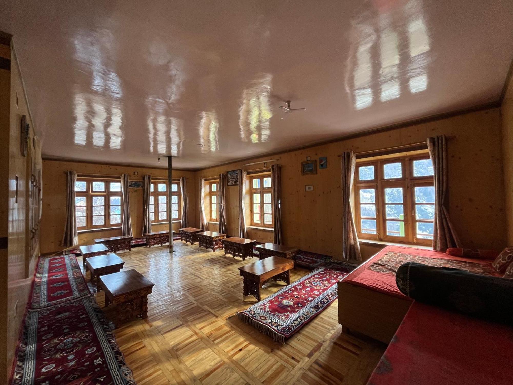 Snowflake Homestay Gondhla Exterior foto