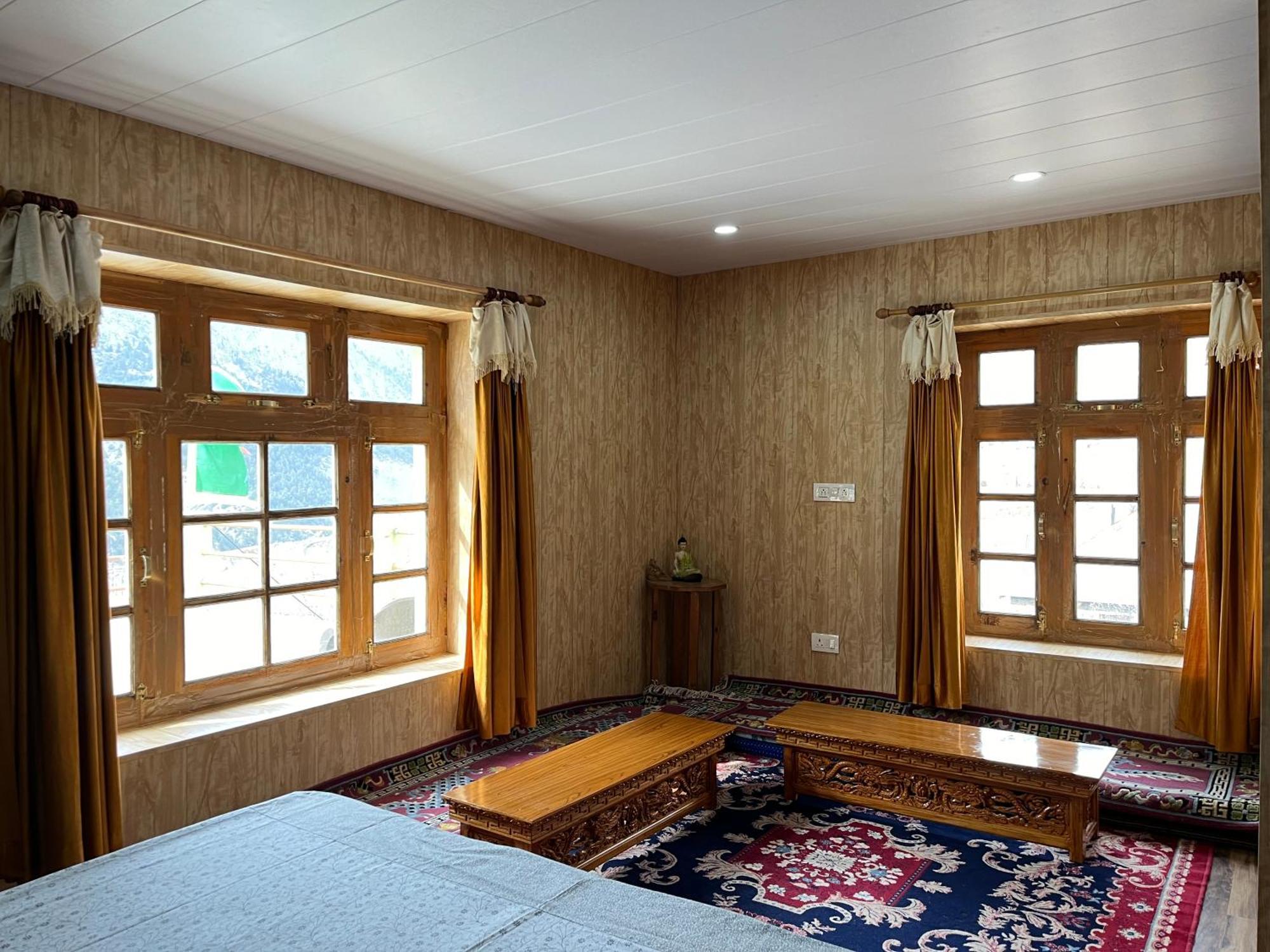Snowflake Homestay Gondhla Exterior foto