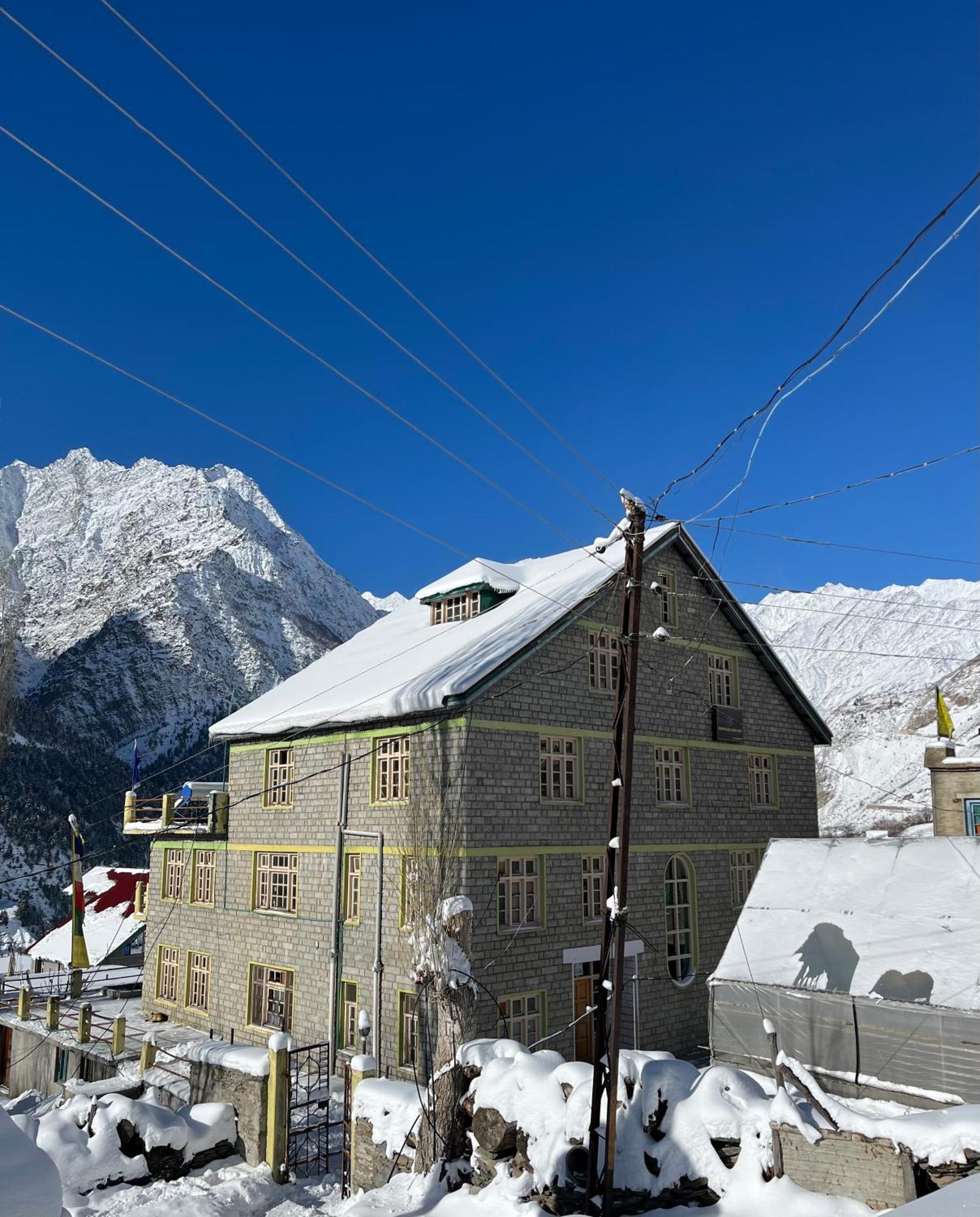 Snowflake Homestay Gondhla Exterior foto